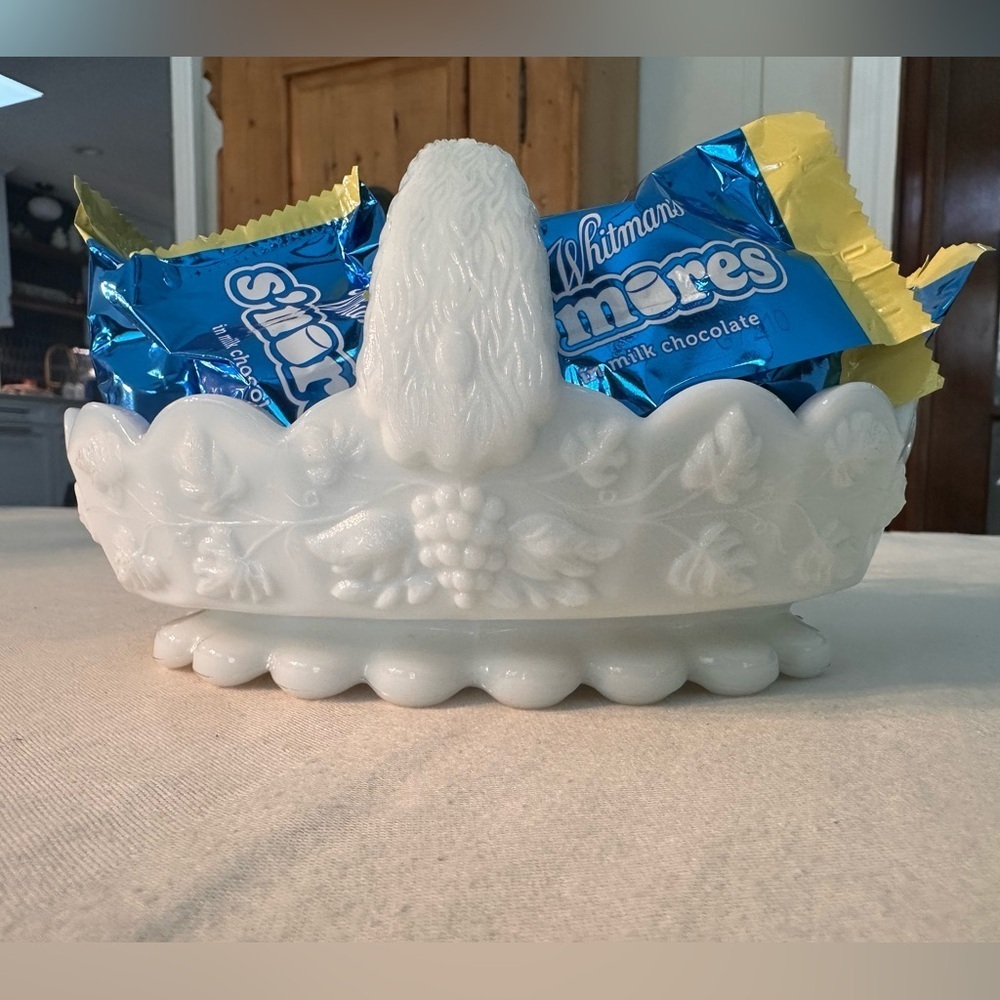 Vintage Westmoreland Milk Glass Basket Grape Pattern Decor 1950’s